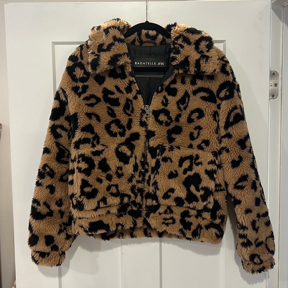 Bagatelle NYC size medium vegan animal print bomber jacket